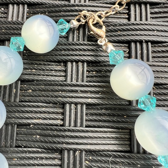 Powder blue ‘50’s necklace and Cabachons earrings to match - Picture 4 of 7